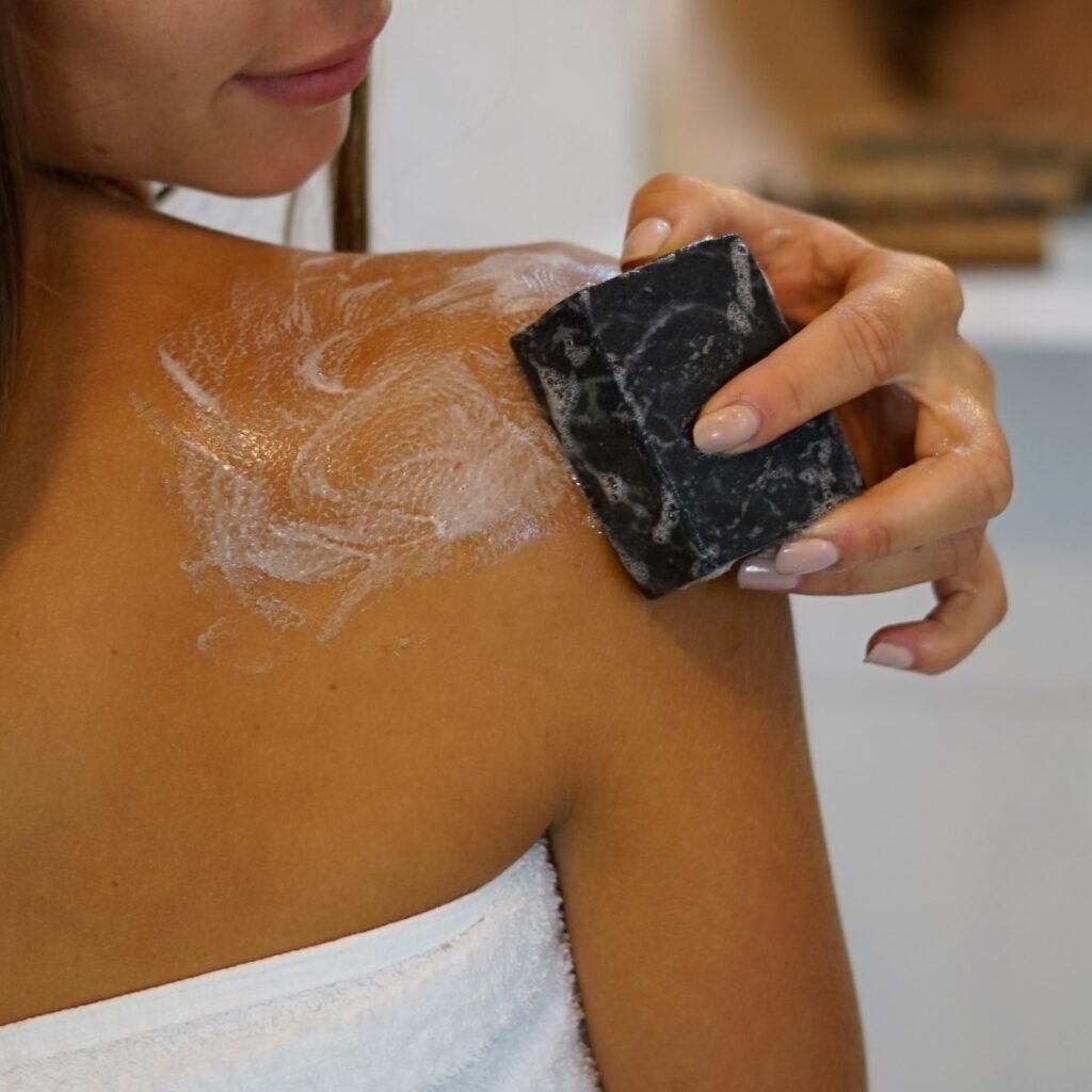 fekete szappan aktív szénnel